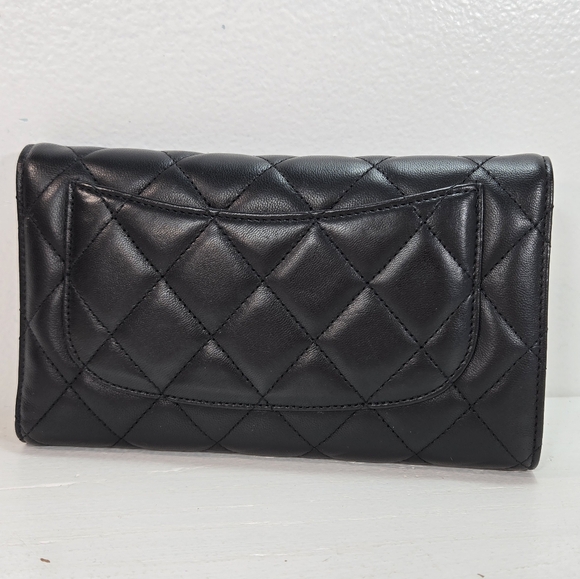 Chanel Classic CC Trifold Quilted Black Lambskin Flap Wallet - Picture 4 of 15